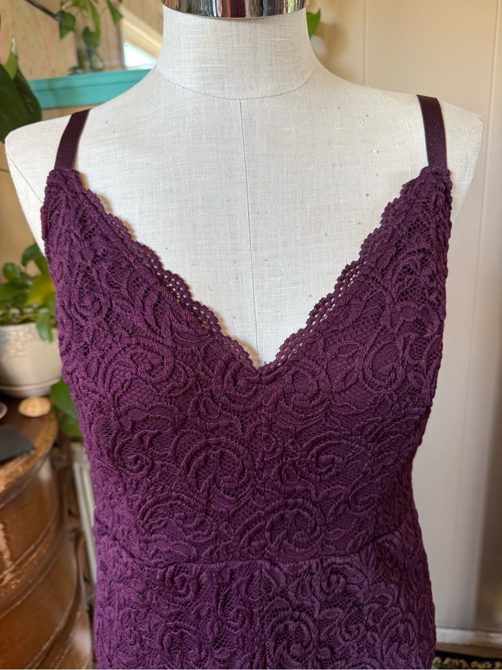 Torrid Midi Lace Body Con Dress, Wine, Plus Size 2X - Picture 5 of 11